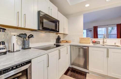 Greenway Plaza-Upper Kirby House | Kirby Poolhouse - Game Room - Garage - Elevator