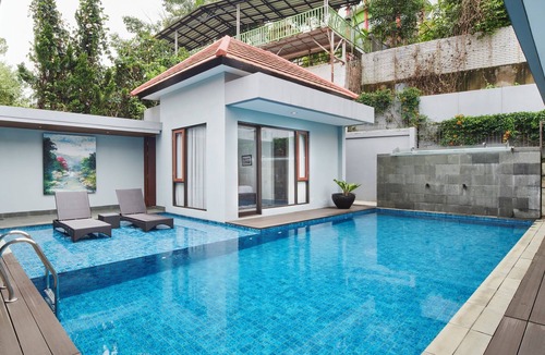 Cigadung Villa | Kirei Mountain View 7BR Villa with a Private Pool