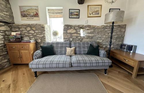 Scawton House | Kirkdale Cottage