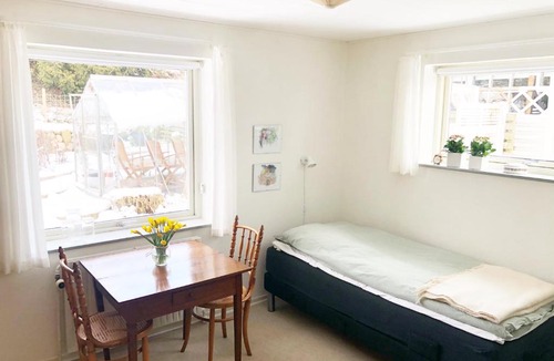 Kollund Bed & Breakfast | Kirkevængets mini Bed and Breakfast