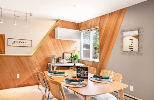 Inglewood-Finn Hill House | Kirkland Oasis, Chic Basement Retreat with Hot Tub