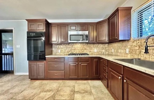 Kilgore House | Kirk’s Kilgore Kottage - 3 bedrooms, 2 bath House