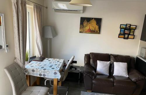 Kirkwall Apartment | Kirkwall Studios - Studio 29A