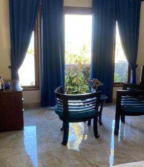 Pulukan House | Kirra's Beach House