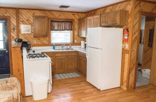 Triumph Cabin | Kishauwau Cabins: Illini Cabin with Kitchen/Fire Pit Near Starved Rock, Sleeps 6