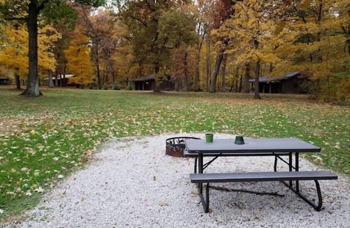 Triumph Cabin | Kishauwau's Starved Rock Area Cabins - Studio Bridge Cabin