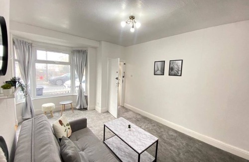 Hull House | Kisobi Home Bedroom 1