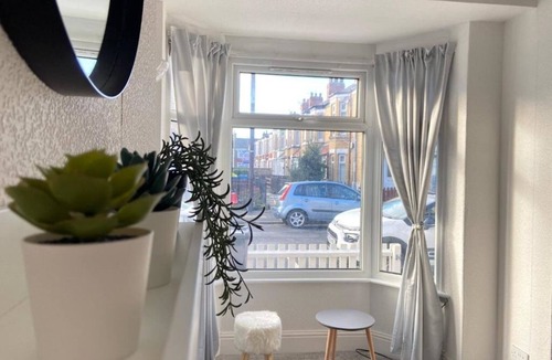 Hull House | Kisobi Home Bedroom 2