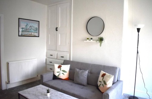 Hull House | Kisobi Home Bedroom 2