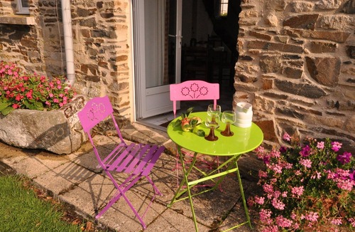 Tournay-sur-Odon Cottage | Kit, Château de Ragny