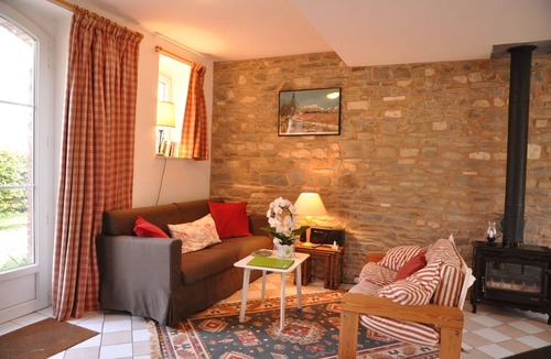 Tournay-sur-Odon Cottage | Kit, Château de Ragny