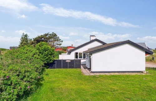 Lakolk House | "Kita" - 500m from the sea by Interhome