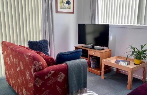 Titirangi Bed & Breakfast | Kitchen Garden Studio Bed and Breakfast