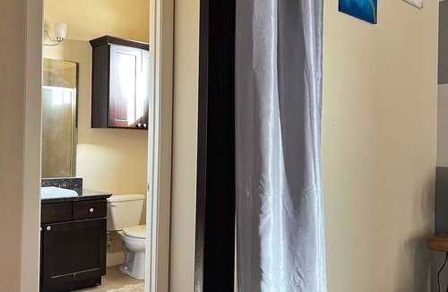 East Downtown Houston House | Kitchen & Private Bedroom