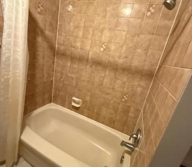 Kitchener House | Kitchener Cheapest Stay Near Downtown, Airport- Self Checkin,24 Hrs