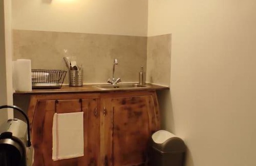 Mezieres-sur-Seine Apartment | kitchenette