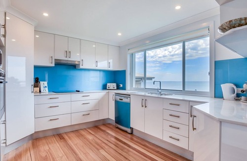 Gerroa House | Kitesurfer at Gerroa, South Coast