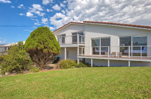 Gerroa House | Kitesurfer at Gerroa, South Coast