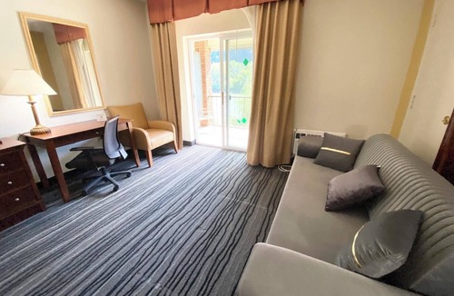 Owego Hotel | Kiteville Owego