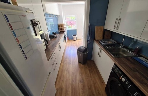 Polegate House | Kitty Retreat - Polegate 2 x DBL, 1 SGL