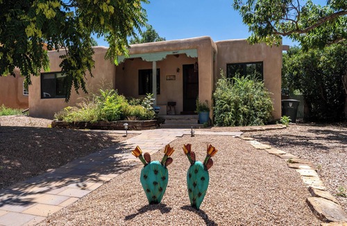 Southside House | Kiva Cottage | Fireplace, Patio, Near Downtown