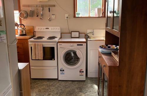 Waitarere Beach House | Kiwi Bach - walk to beach