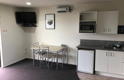 Hawera Hotel | Kiwi Court Motel