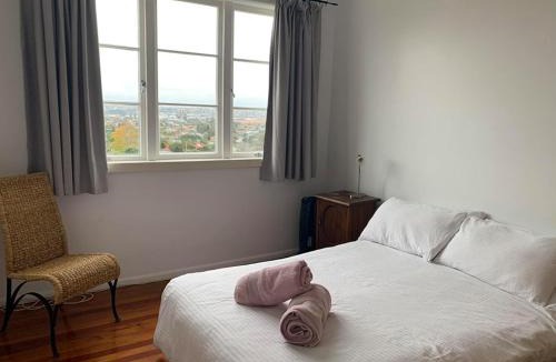 Glen Eden House | Kiwi Heritage Homestay