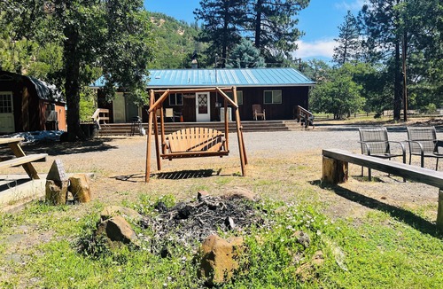 Klickitat House | Klickitat River's Edge Retreat