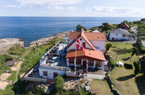 Gudhjem Hotel | Klippen Hotel - Grevens Dal