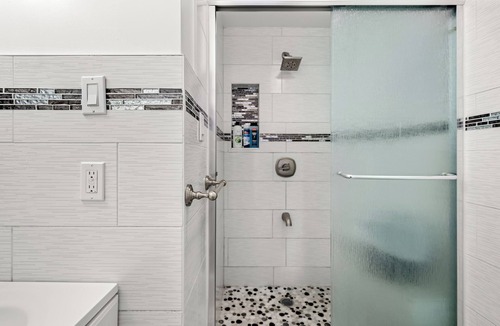 Crown Heights Hostel | KLO Guest House