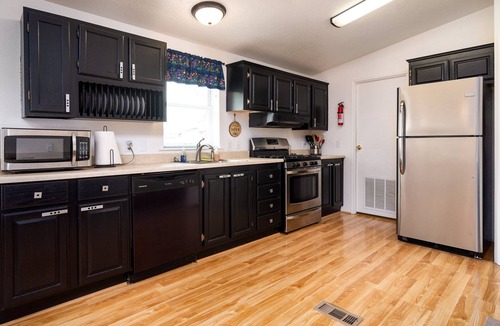 Valdez House | Klondike Cottage | 3 bed 2 bath