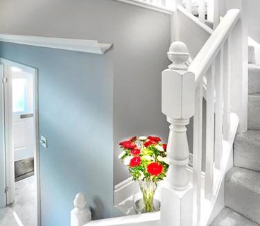 Knaphill Apartment | Knaphill - 2 Bedroom House - With Parking