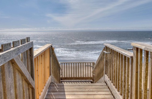 Olivia Beach House | Knee Deep In Happiness
