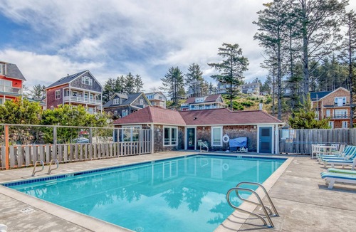 Olivia Beach House | Knee Deep In Paradise