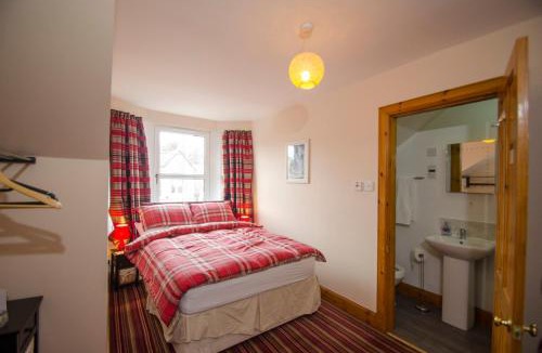 Airdrie House | Knight's Rest Guest House