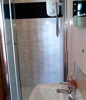 Airdrie House | Knight's Rest Guest House