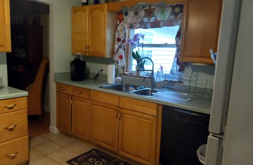 Green Mountain Villa | Knight's View~ Mountain sunset view~all pets allowed