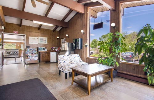 Amsterdam Hotel | Knights Inn Amsterdam