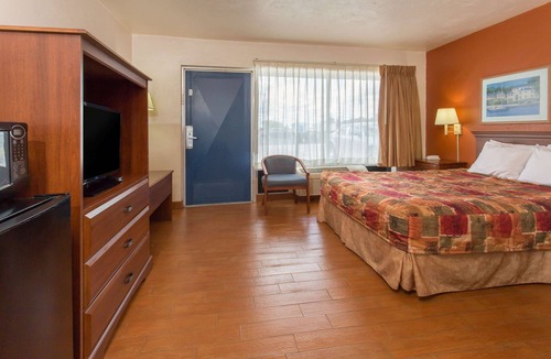 Arcadia Hotel | Knights Inn Arcadia