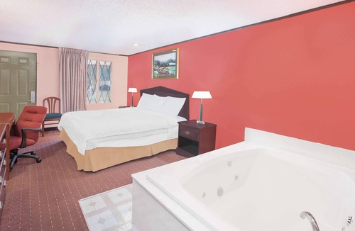 Battle Creek Hotel | Knights Inn Battle Creek