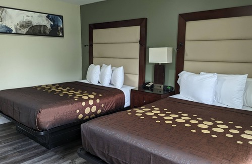 Bracebridge Hotel | Knights Inn Bracebridge