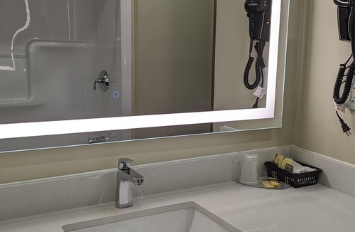 Bracebridge Hotel | Knights Inn Bracebridge