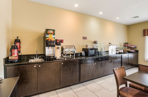 Saint Landry Hotel | Knights Inn Bunkie