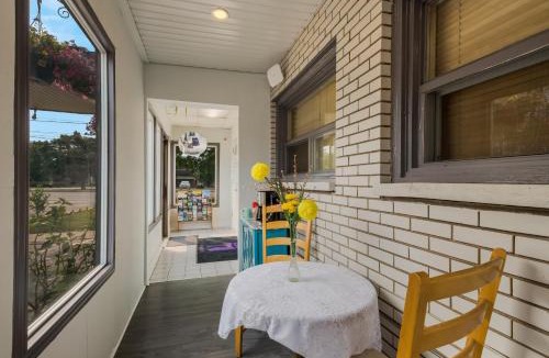 Aldershot Hotel | Knights Inn Burlington