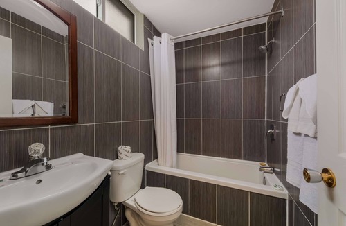 Aldershot Hotel | Knights Inn Burlington, ON