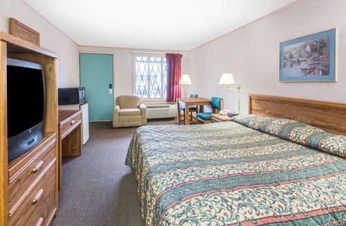 Canton Hotel | Knights Inn Canton