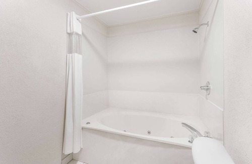 Waco Hotel | Knights Inn Franklin Ave Waco