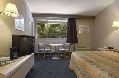 Liberty Hotel | Knights Inn Liberty