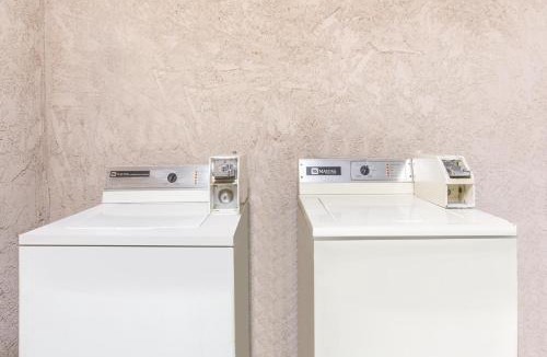 Madera Hotel | Knights Inn Madera